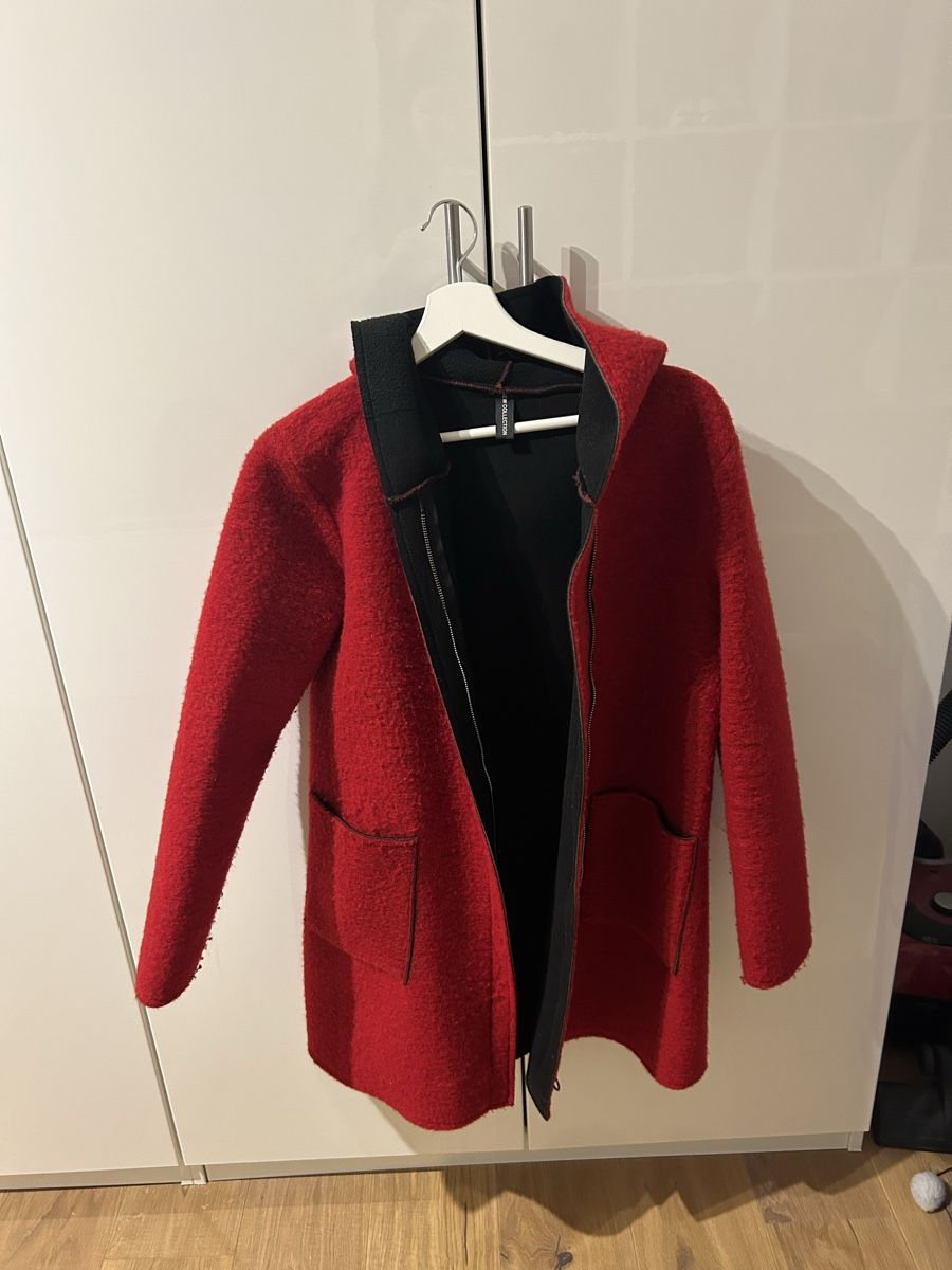 Giacche: Rote Winterjacke mit Kapuze, Grösse L – Usato da Wald ZH venduto da Diana0905