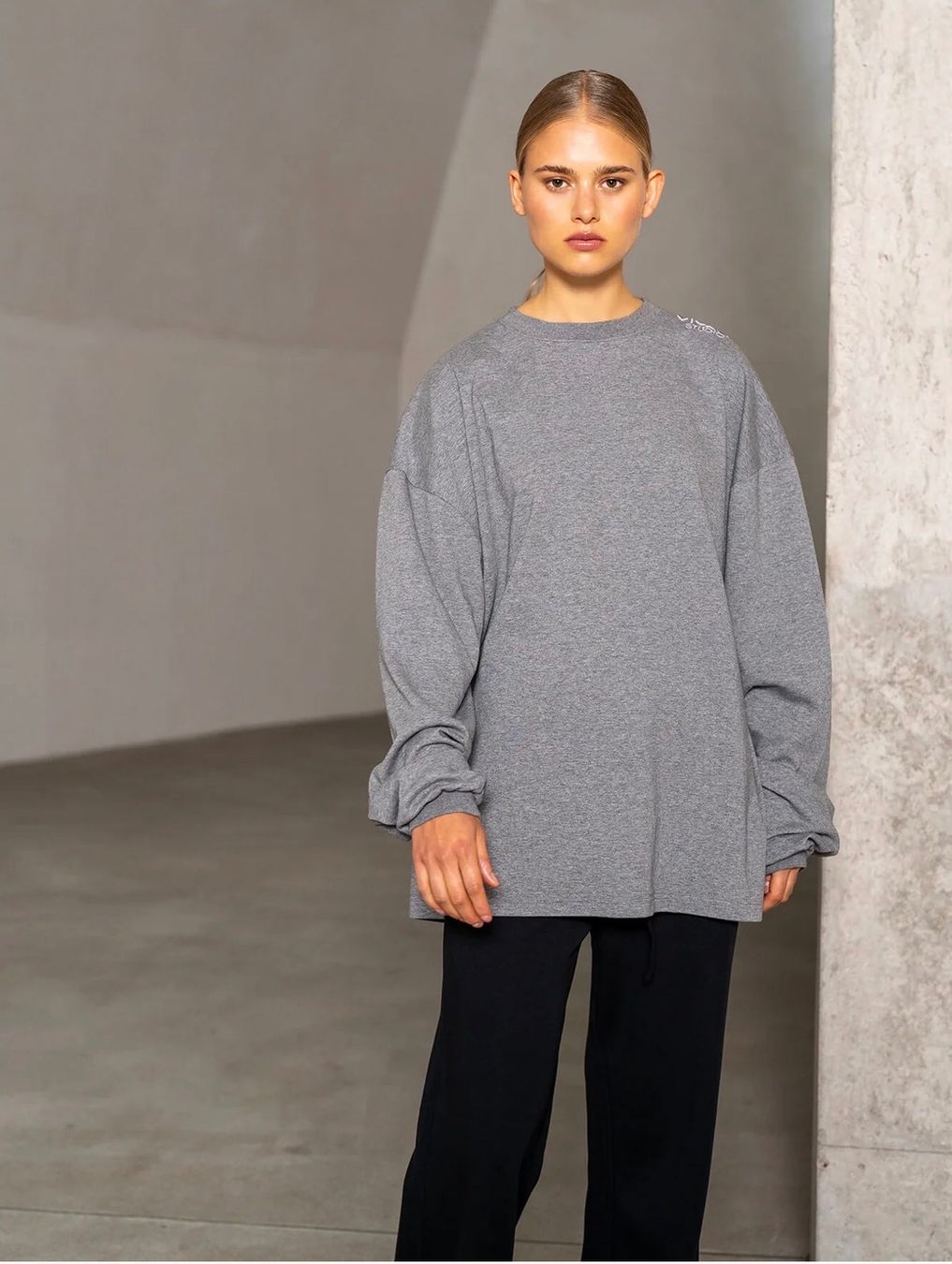 T-Shirts: Vival.Studio Langarmshirt Sue dunkelgrau melange M – Neu (gemäss Beschreibung) aus Luzern von maarteii 1