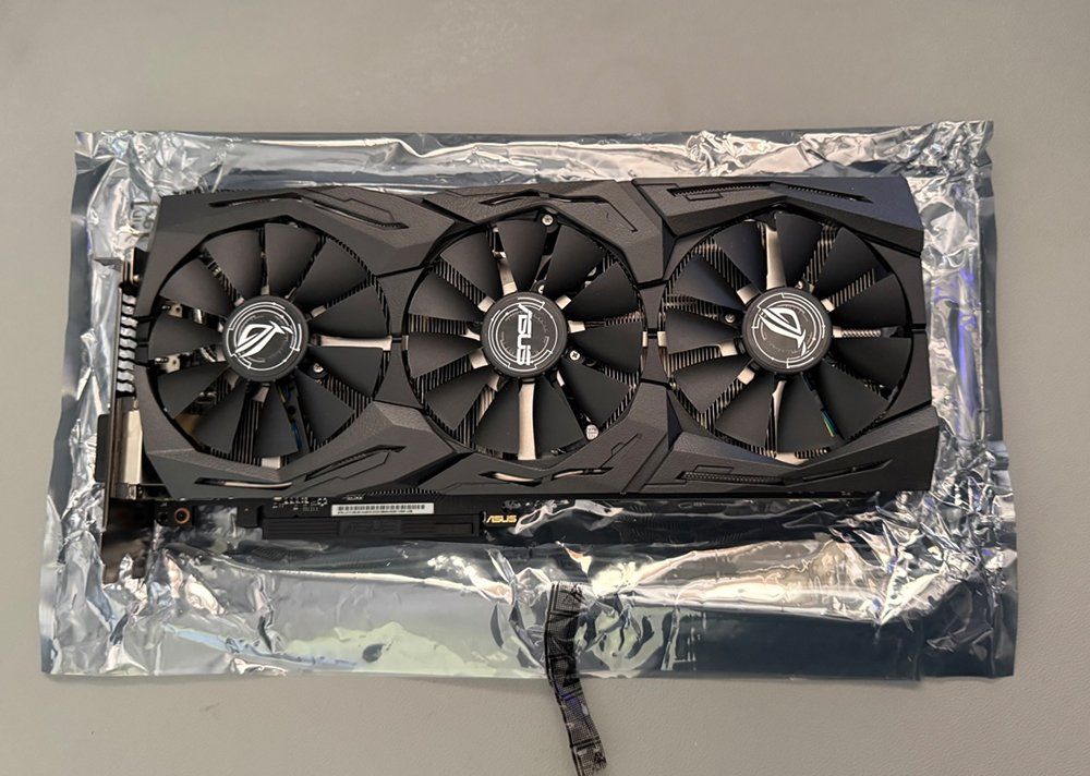 Asus Schede grafiche: ASUS GeForce GTX 1080 STRIX 8G GAMING – Nuovo (secondo la descrizione) da Buchrain venduto da NZXQROP