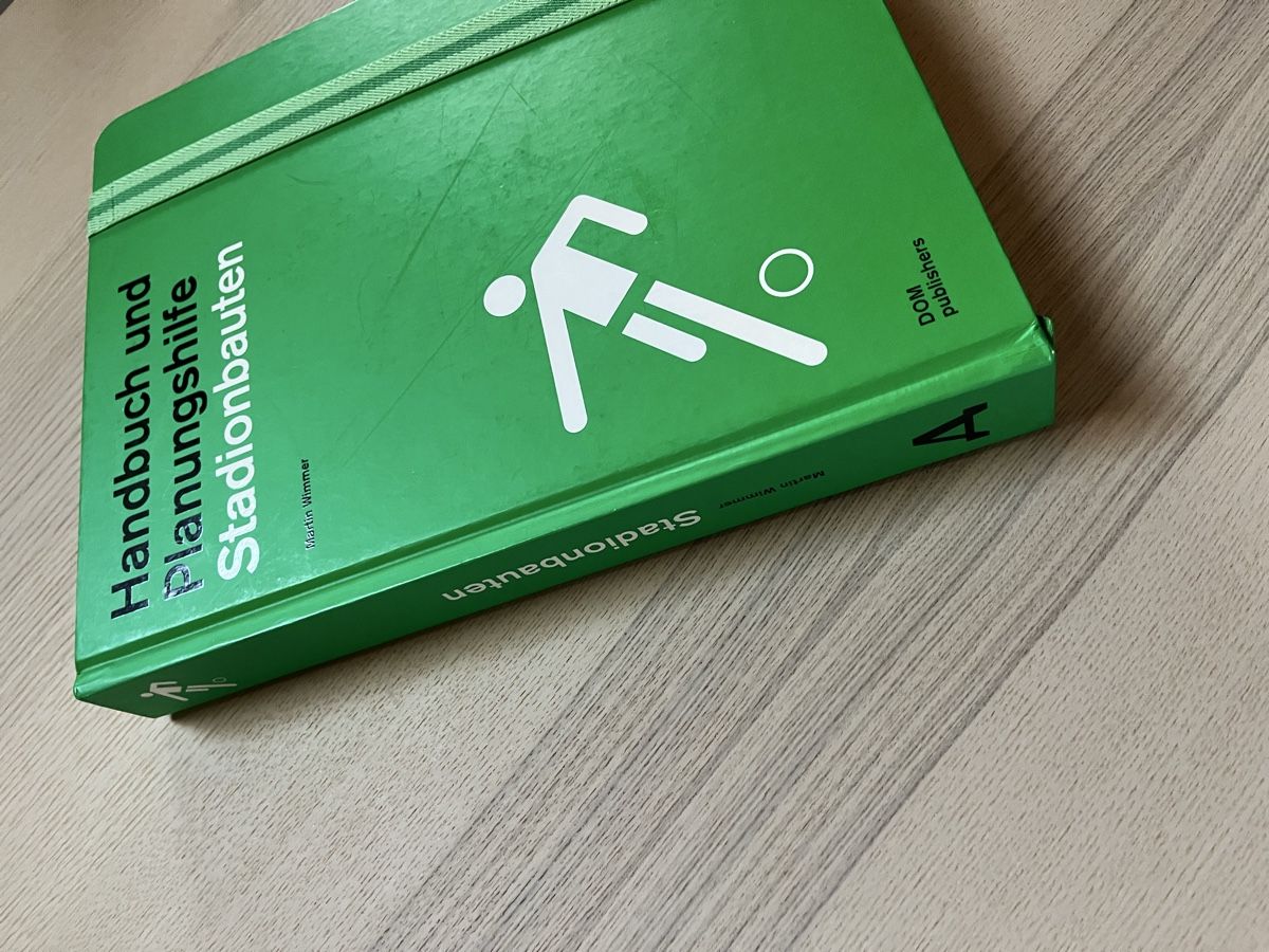 Bücher: Handbuch und Planungshilfe Stadionbauten – Gebraucht aus Bern von fel_r5br 1