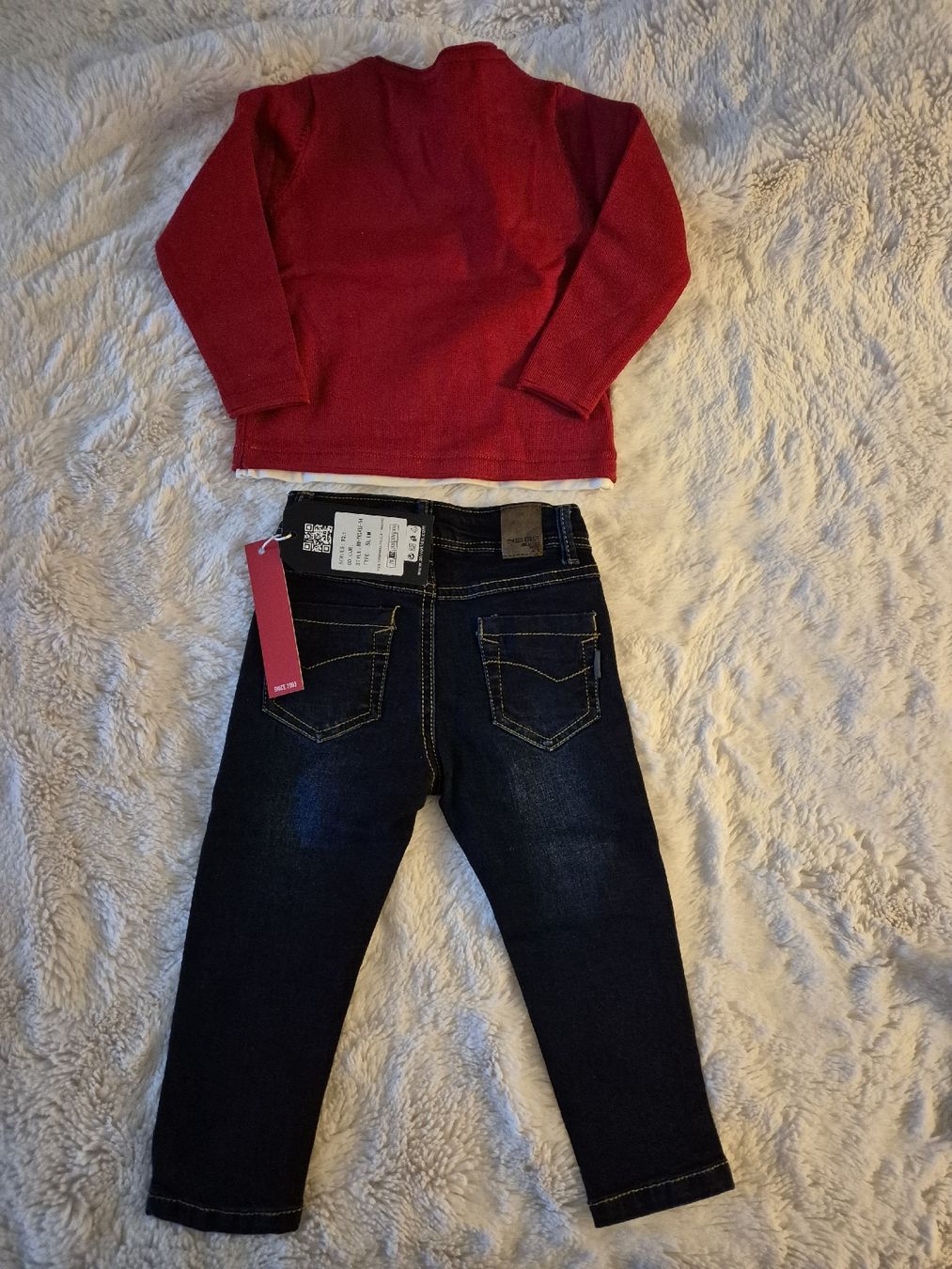 Maglioni & Felpe: neuer Pullover und Jeans 18 Monate – Nuovo (secondo la descrizione) da Thalwil venduto da Briscolina 1