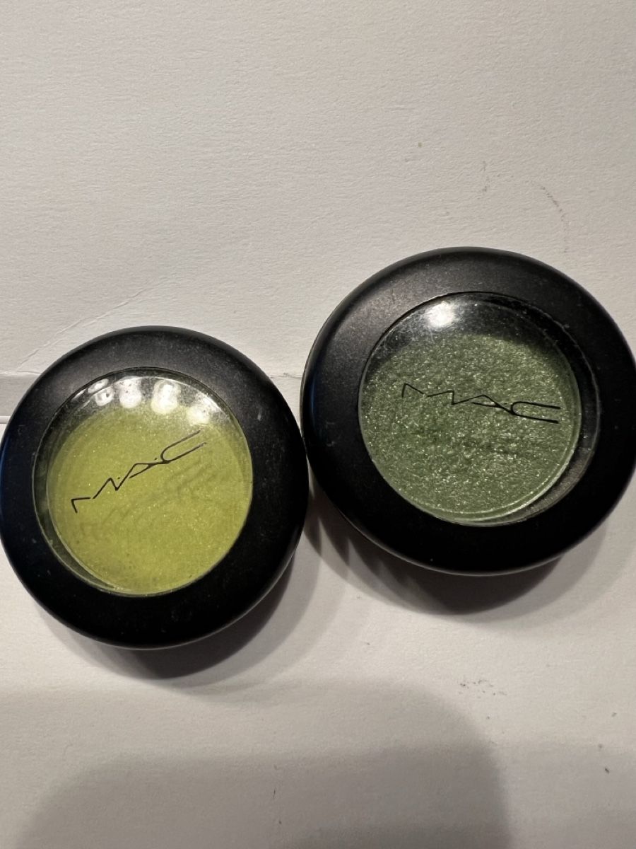 Mac Cosmetics Make-up: 2 MAC Lidschatten Grüntöne, Sommer Make-up Trend – Usato da Bolligen venduto da Solina12