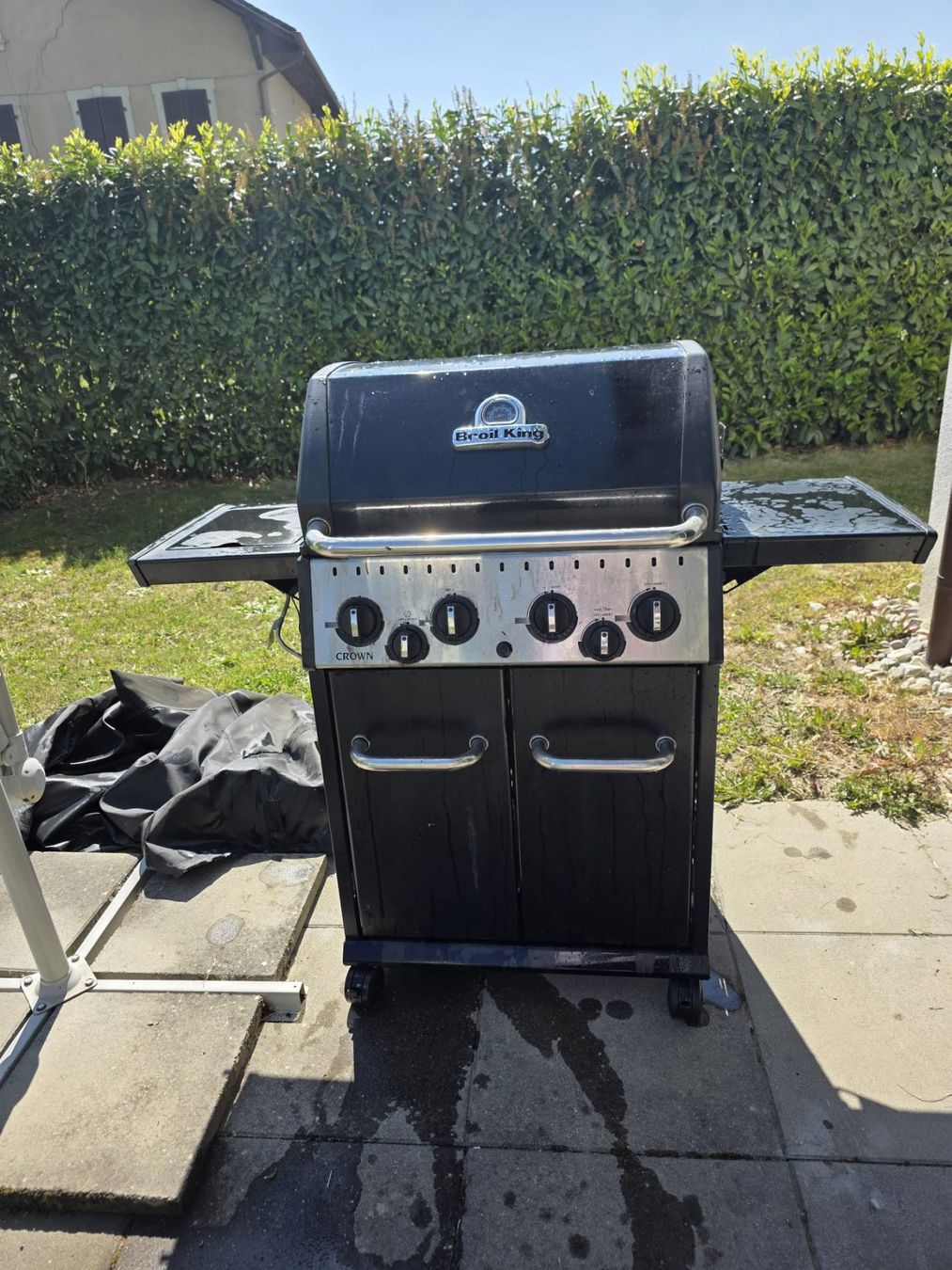 Griglie: Grill à gaz avec broche électrique – Usato da Corcelles-près-payerne venduto da hel_7cgf