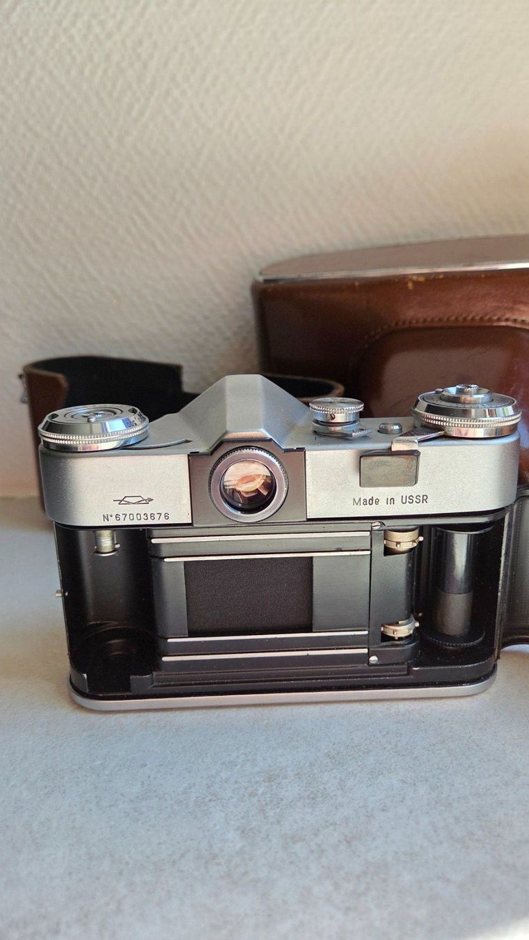 Fotocamera: Appareil argentique Zenit E 1967 – Usato da Vallorbe venduto da ivan.birukov 2