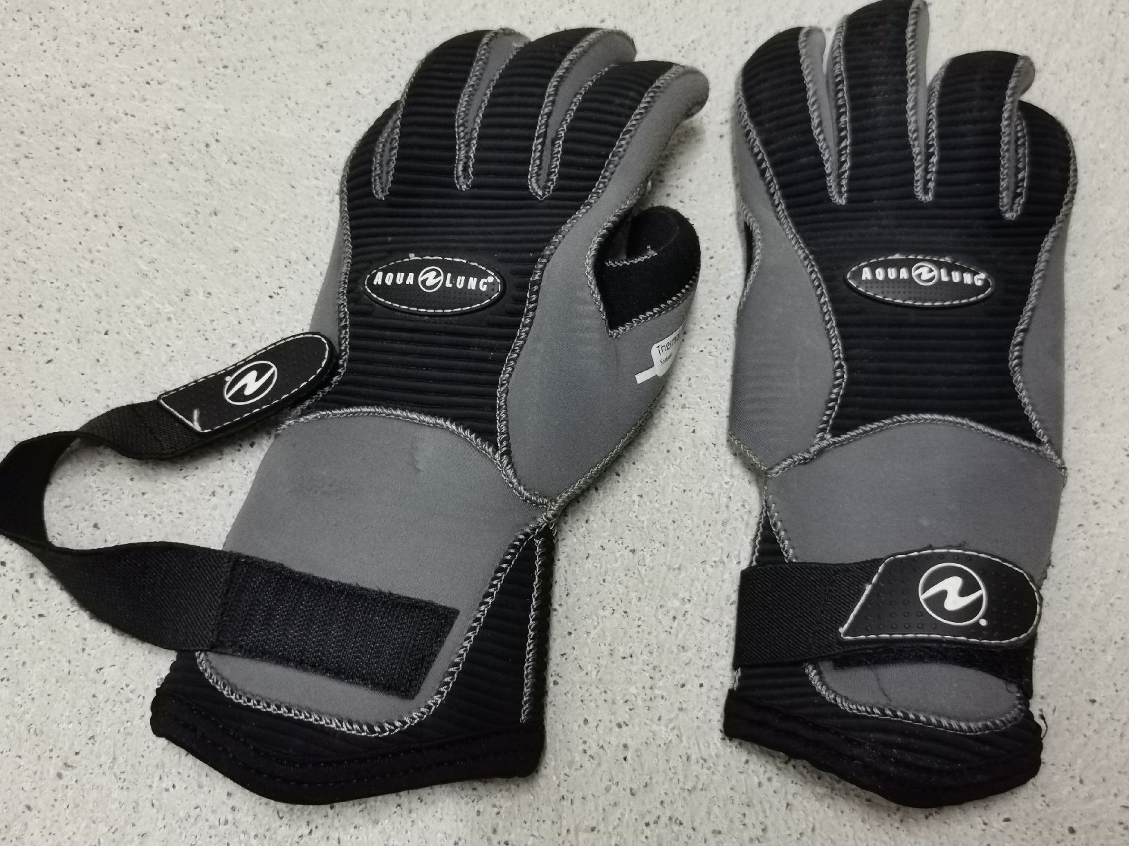 Handschuhe & Handstulpen: Neopren Handschuhe Aqualung – Gebraucht aus Wohlen AG von Mica1