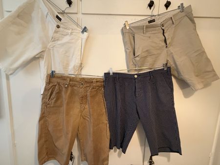 Set di 4 panatalincini taglia L - macchie sul beige e bianco