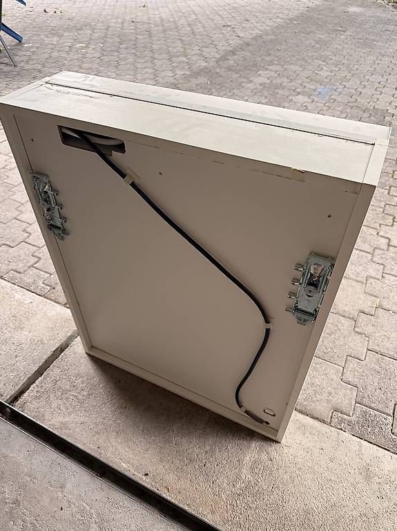 Armadietti a specchio: Spiegelschrank mit Beleuchtung 60cm – Usato da Walenstadt venduto da Manow3 2