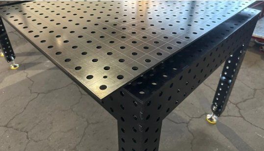 Banchi da lavoro: Schweisstisch Lochplatte 8mm – Nuovo (secondo la descrizione) da Neuhausen venduto da MetallbauKunst_GmbH