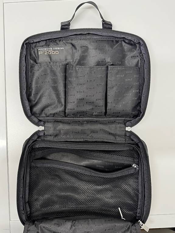 Porsche Custodie per cosmetici: Porsche Design P2000 Necessaire – Usato da Klosters venduto da fr_nz 2