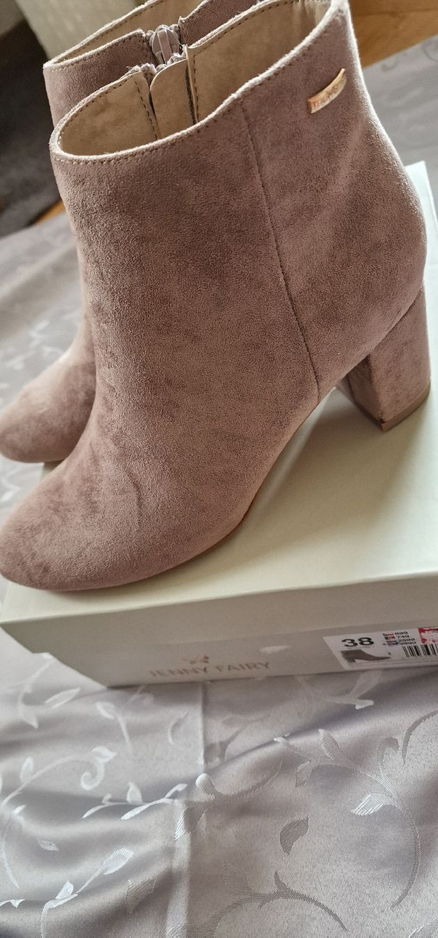 Damenschuhe: Stiefeletten Gr. 38 Taupe – Neu (gemäss Beschreibung) aus Romanshorn von REALJessiB 1