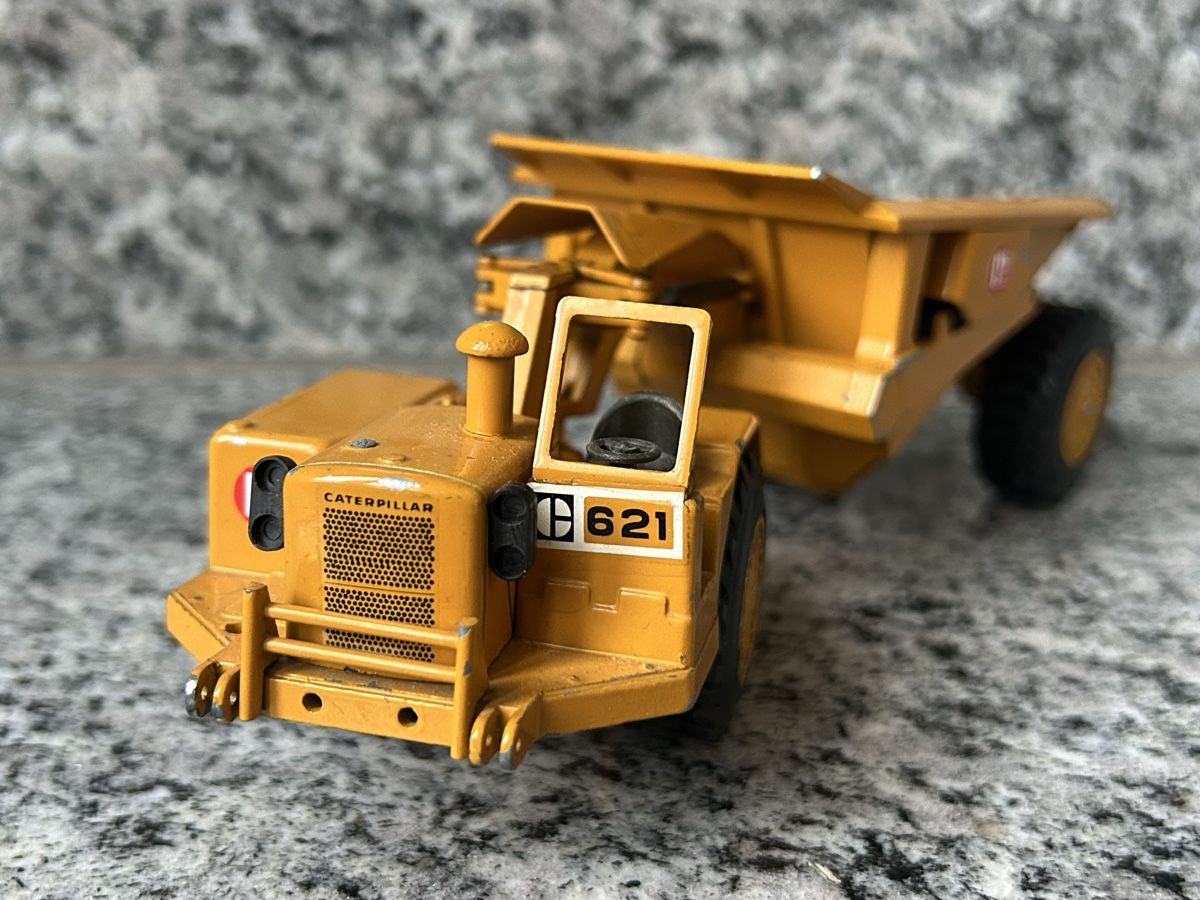 Caterpillar Kits de montage: Caterpillar 621 , 1:50 – Défectueux à Horw par Tigercat635 1