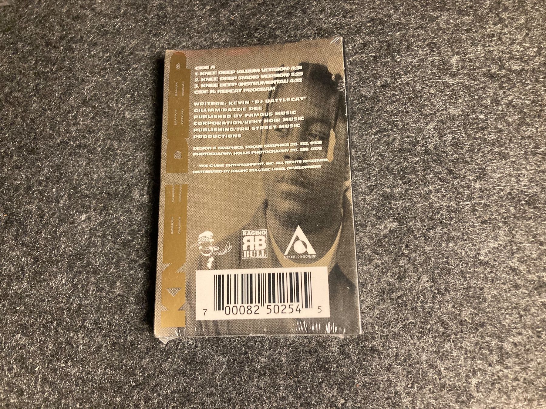 Musicassette: Dazzie Dee - Knee Deep (Da Lench Mob) (MC) – Nuovo e nell'imballaggio originale da Fribourg venduto da Karushi 2