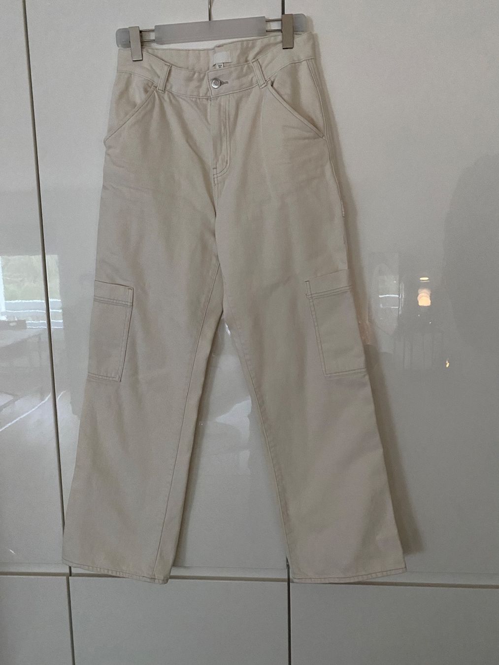 H&M Jeans: Coole Flatjeans – Gebraucht aus Wermatswil von -secondchance-
