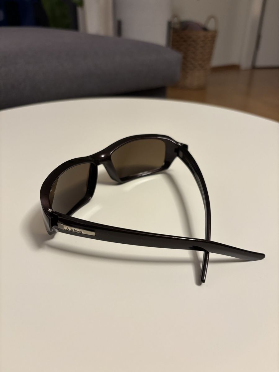 Occhiali & Lenti: Schwarze, sportliche Sonnenbrille – Usato da Bülach venduto da kw5_p2xp 1