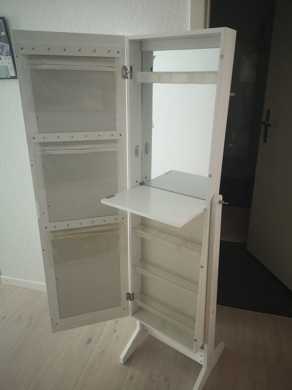 Specchi: Schmuckschrank mit Spiegel – Usato da Schliern b. Köniz venduto da casual_0 2