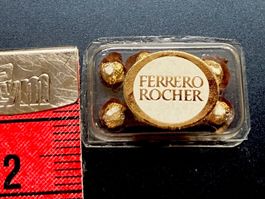 Ferrero Rochers für Puppenstuben. Attrappe. Handarbeit/Engl.