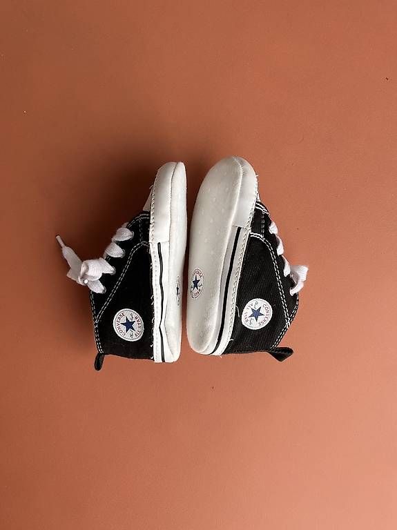 Converse Chaussures garçon: Converse Chucks Babyschuhe Gr. 20 schwarz – D'occasion à Cham par nininanana 2