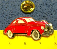 CHEVROLET SPECIAL DELUXE AUTO OLDTIMER PIN GLASIERT GOLDIG