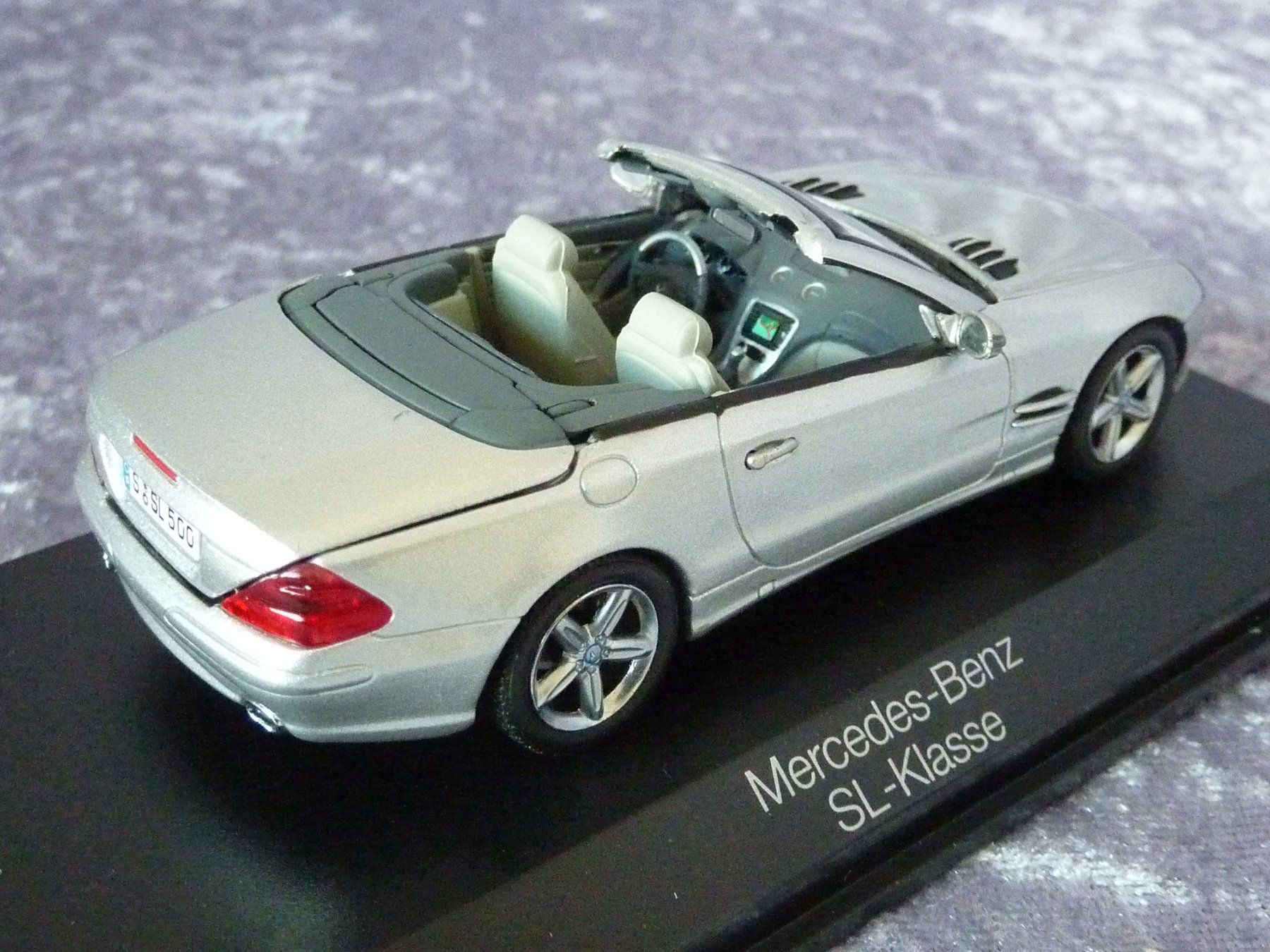 Norev Modellini d'auto: Mercedes SL R230  1:43 – Nuovo e nell'imballaggio originale da Dürrenäsch venduto da modellautos4you 5
