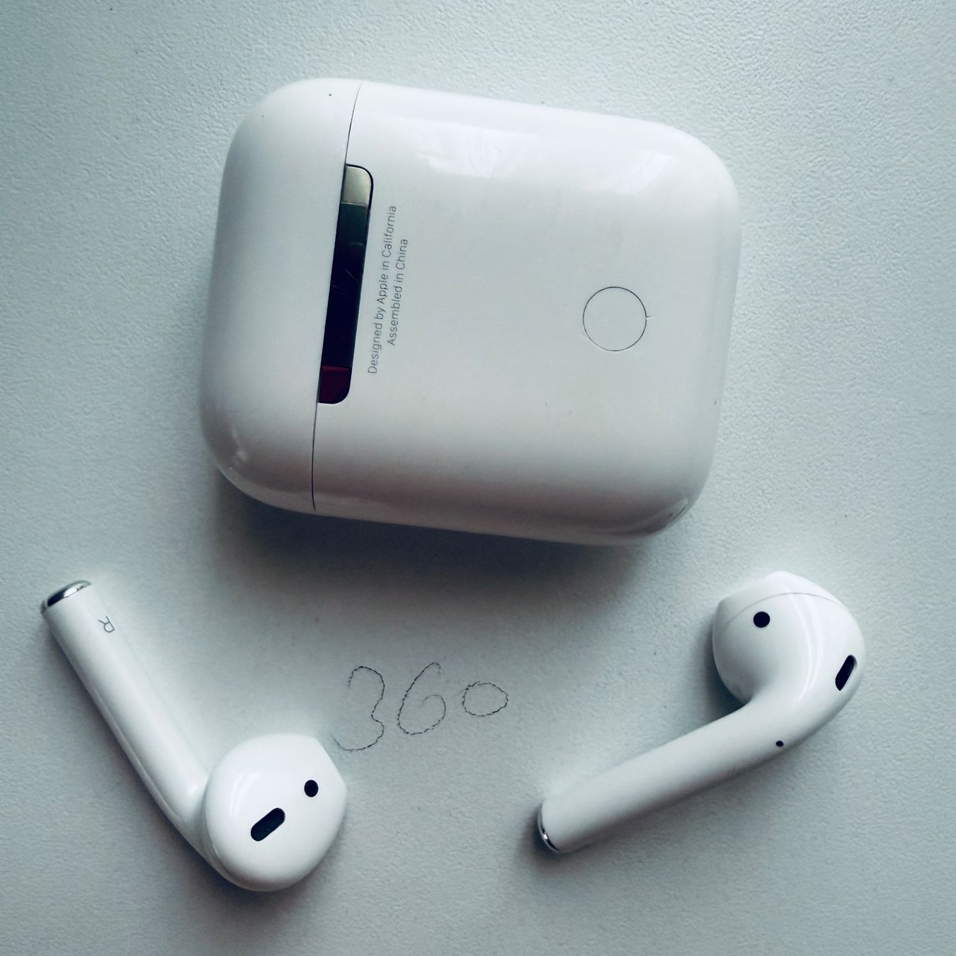 Apple Cuffie: Original Apple AirPods 2 Gen. Wireless Kopfhörer & Case – Usato da Basel venduto da MY.AIRPODS.SHOP 3
