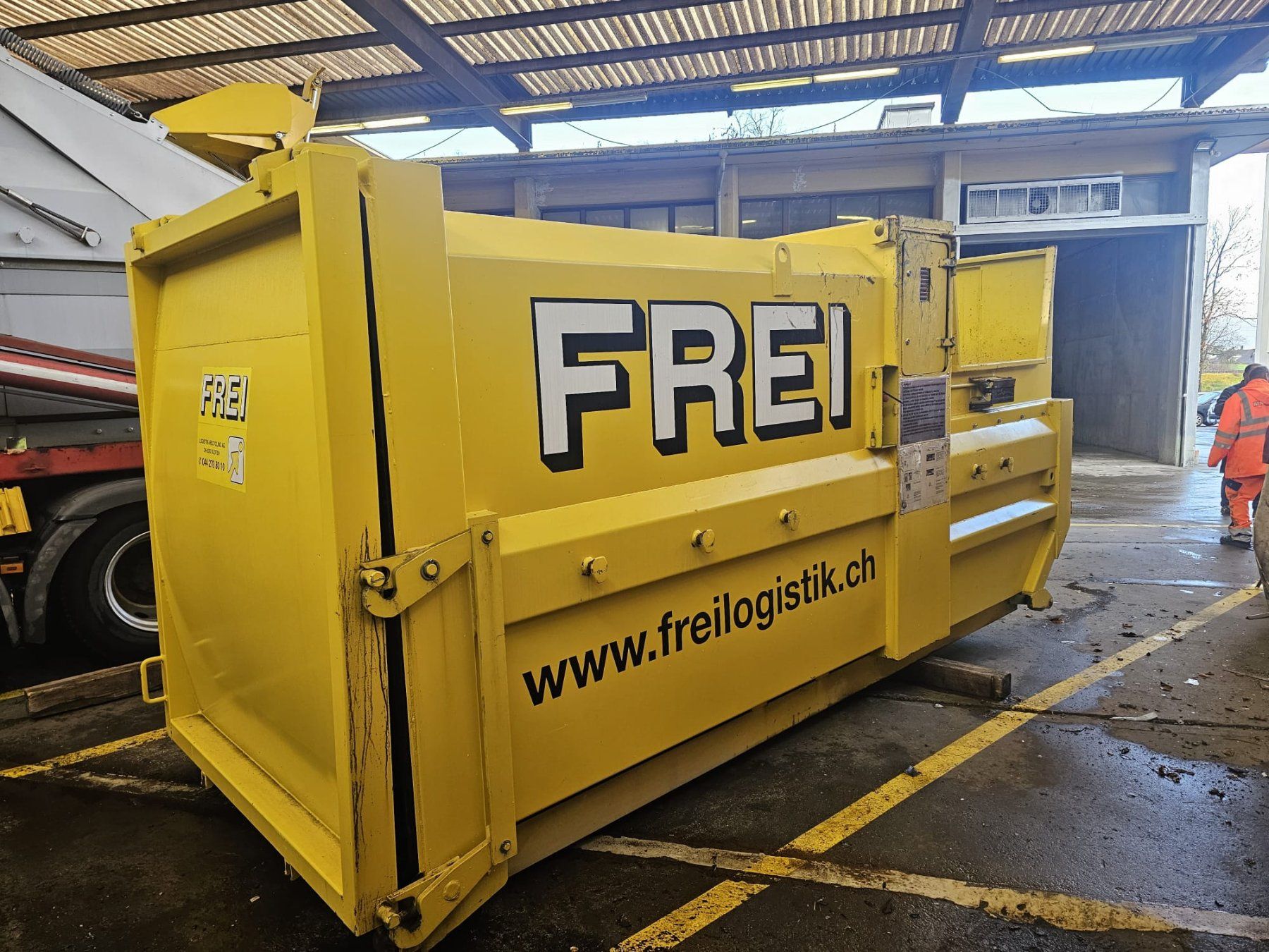 Altro per Ufficio & Commercio: Absetzcontainer 10m3 mit seitlichem Einwurf – Usato da Wallisellen venduto da Recytech 1
