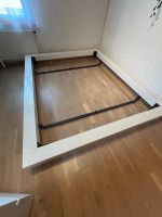 Bett mit Lattenrost und Matratze