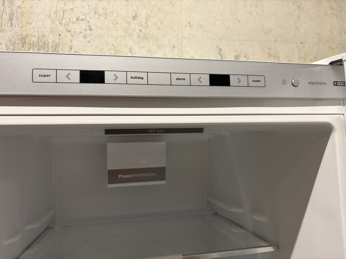 Frigoriferi: Bosch Kühlschrank Gefrierkombi  – Usato da Hettiswil venduto da Roadfox71 3