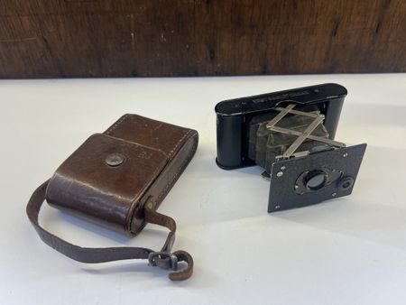 Antike Kodak Filmkamera Ball Bearing Shutter mit Lederhülle