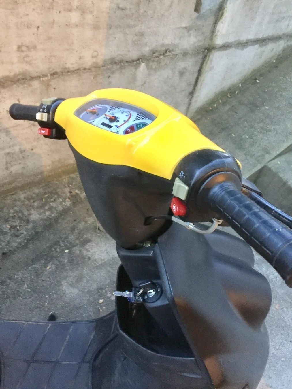 Smc (Sm) Scooter: Scooter SMC Flash (49cm3) – Usato da Dottikon venduto da Izogul 7