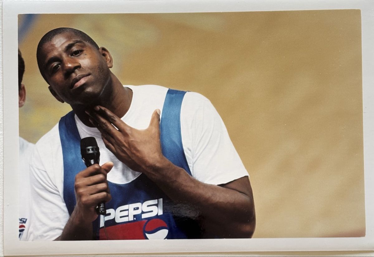Poster & Bilder: USA Baseketball - Ikone Magic Johnson, 15 x 23 cm – Gebraucht aus Frauenfeld von Merk52