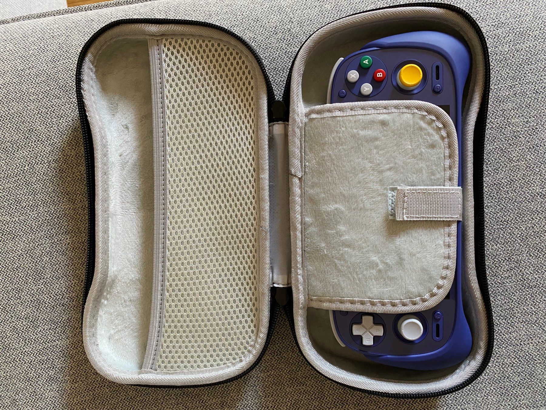 Retroid Console: Retroid Pocket G2 + OVP + offizieller Grip + Case – Usato da Zürich venduto da acciardo 5