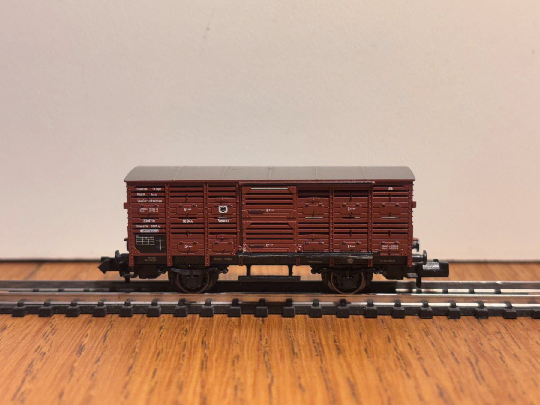 Modellini di ferrovie: e1952: Güterwagen (Spur N) – Usato da Birsfelden venduto da Birs_25 1