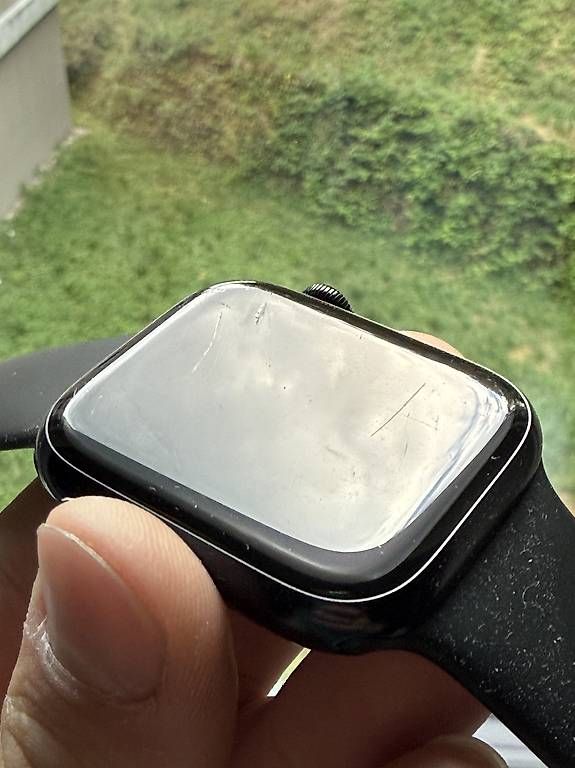 Smartwatch: Apple Watch series 8 Aluminium 45mm – D'occasion à Luzern par tro_b2v6 1