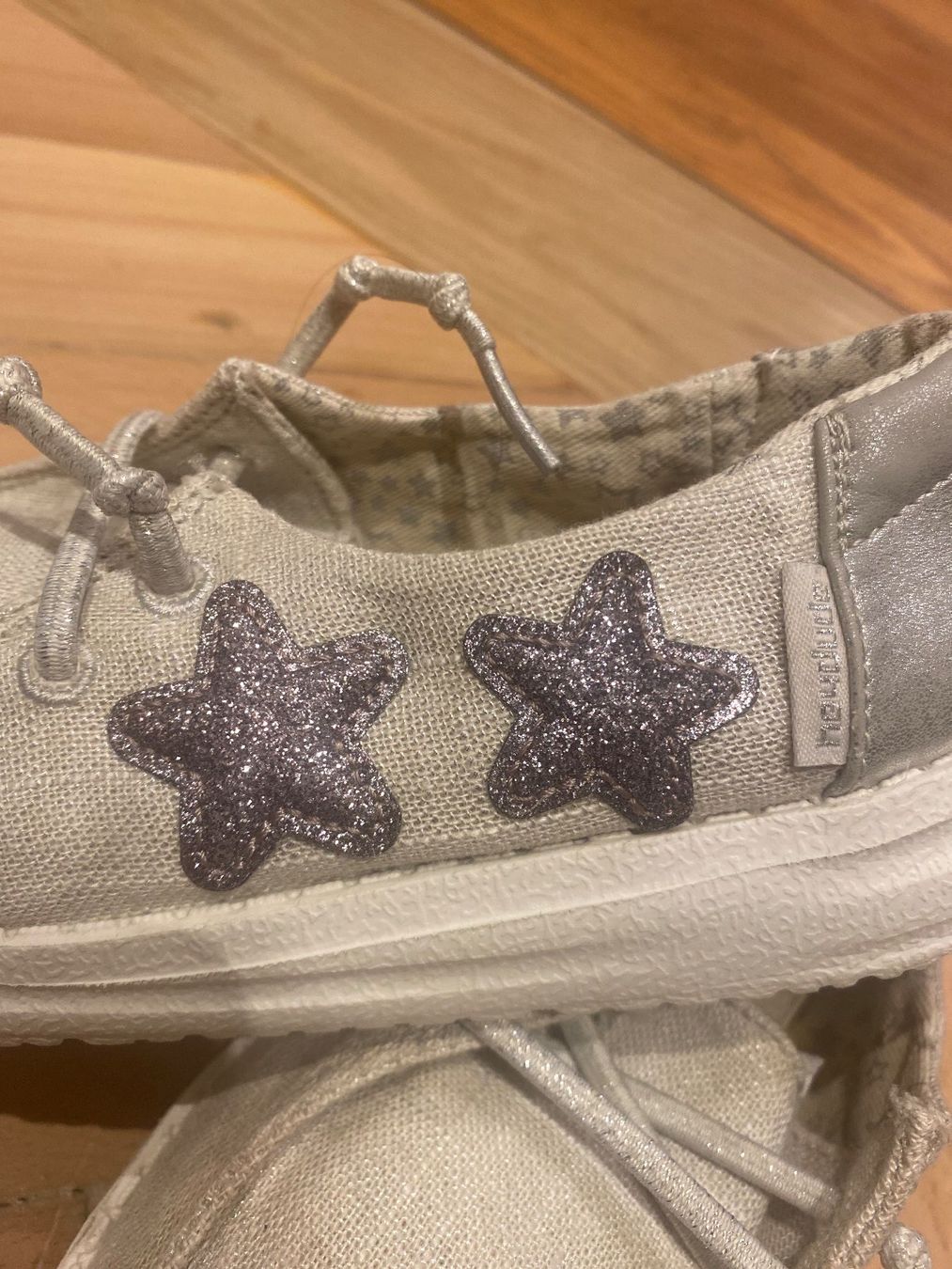 Scarpe per ragazze: Silbergraue HEY DUDE Schuhe Gr. 33 – Usato da Frasnacht venduto da GracyStore 3