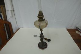 Lampe avec statuette