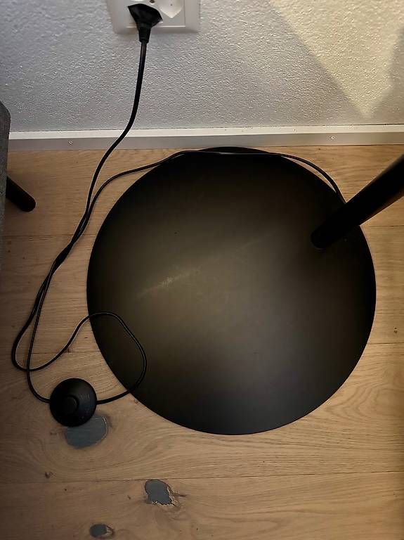 Lampes: Stehlampe – D'occasion à Oberbüren par mjt_xw5w 1
