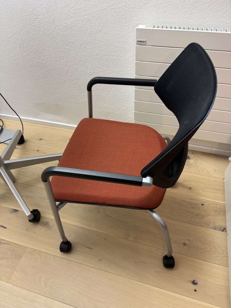 Stühle: Chaise de bureau pivotante, design moderne et confort optima – Gebraucht aus Uitikon Waldegg von Uitikon73 3