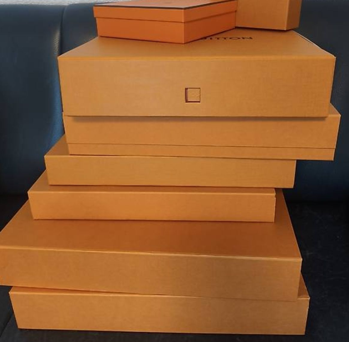 Louis Vuitton Sonstige Dekorationen & Accessoires: Louis Vuitton gift boxes set assorted sizes used one Hermes – Gebraucht aus Winterthur von Andreco