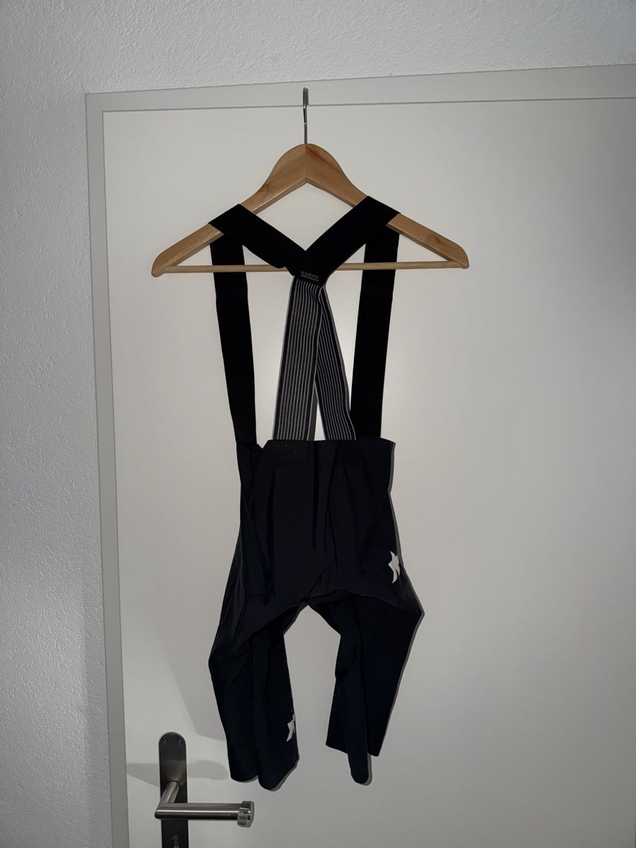 Assos Pantaloni: ASSOS Equipe R S11 Bib Shorts M – Usato da Basel venduto da Sharki_ 1