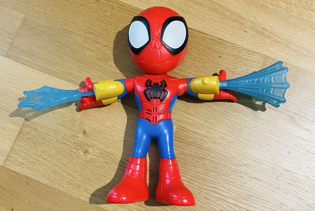 Kleiderpakete: Marvel Spiderman Bundle, with action figure included! – Gebraucht aus Zollikerberg von BS.SM 4