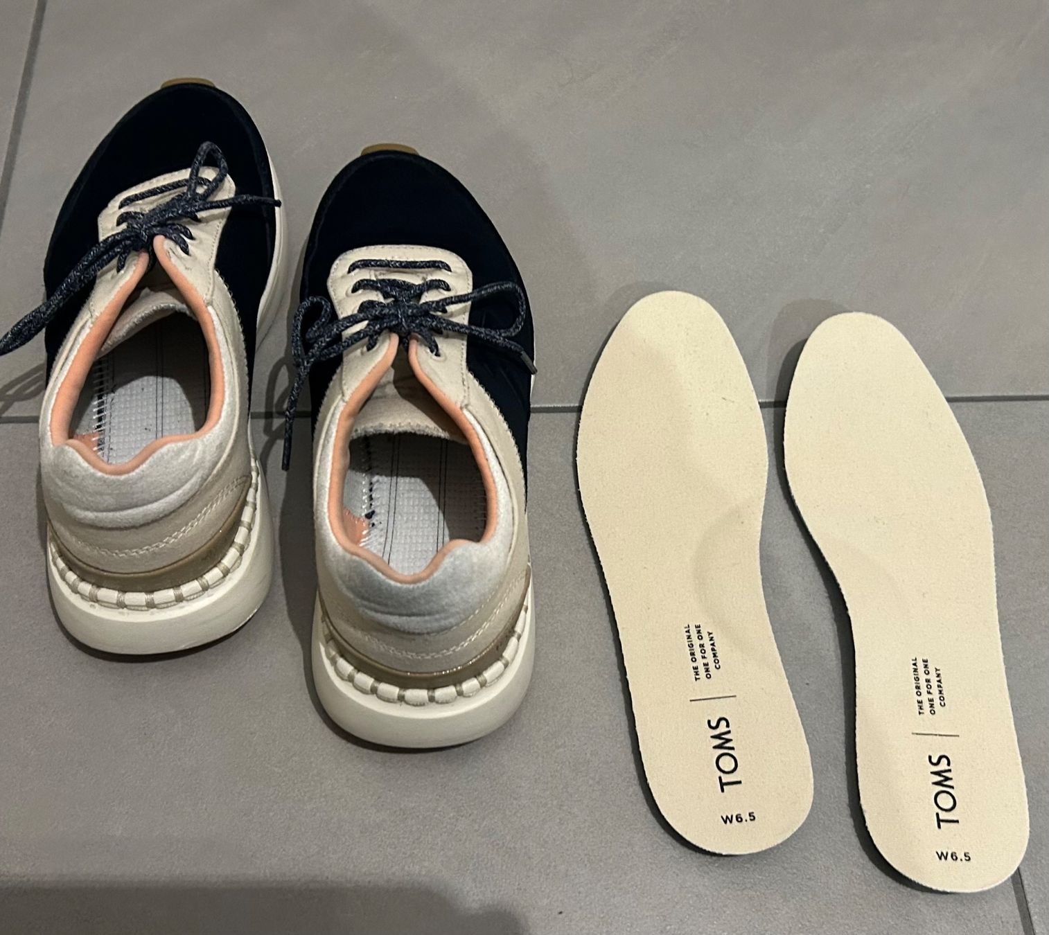 Scarpe da donna: Toms Sneaker – Usato da Obernau venduto da bev_x7rn 5