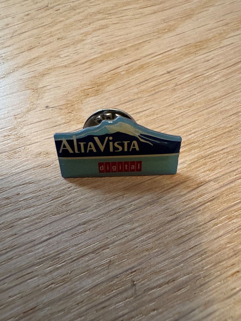 Placchette & Badge: Pin / Anstecker Alta Vista digital – Usato da Winkel venduto da Schorley