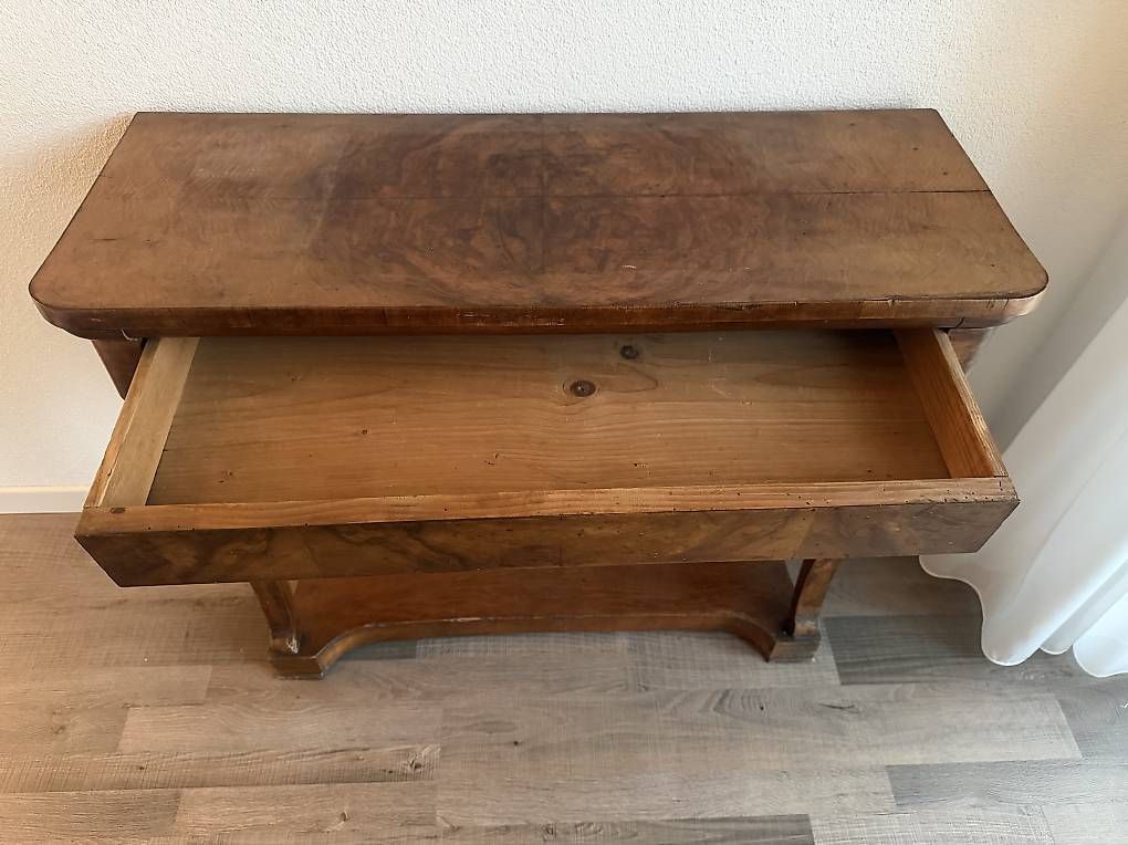 Cassettiere: Antiker Konsolentisch / Beistelltisch – Usato da Rickenbach Sulz venduto da and_5wjk 2