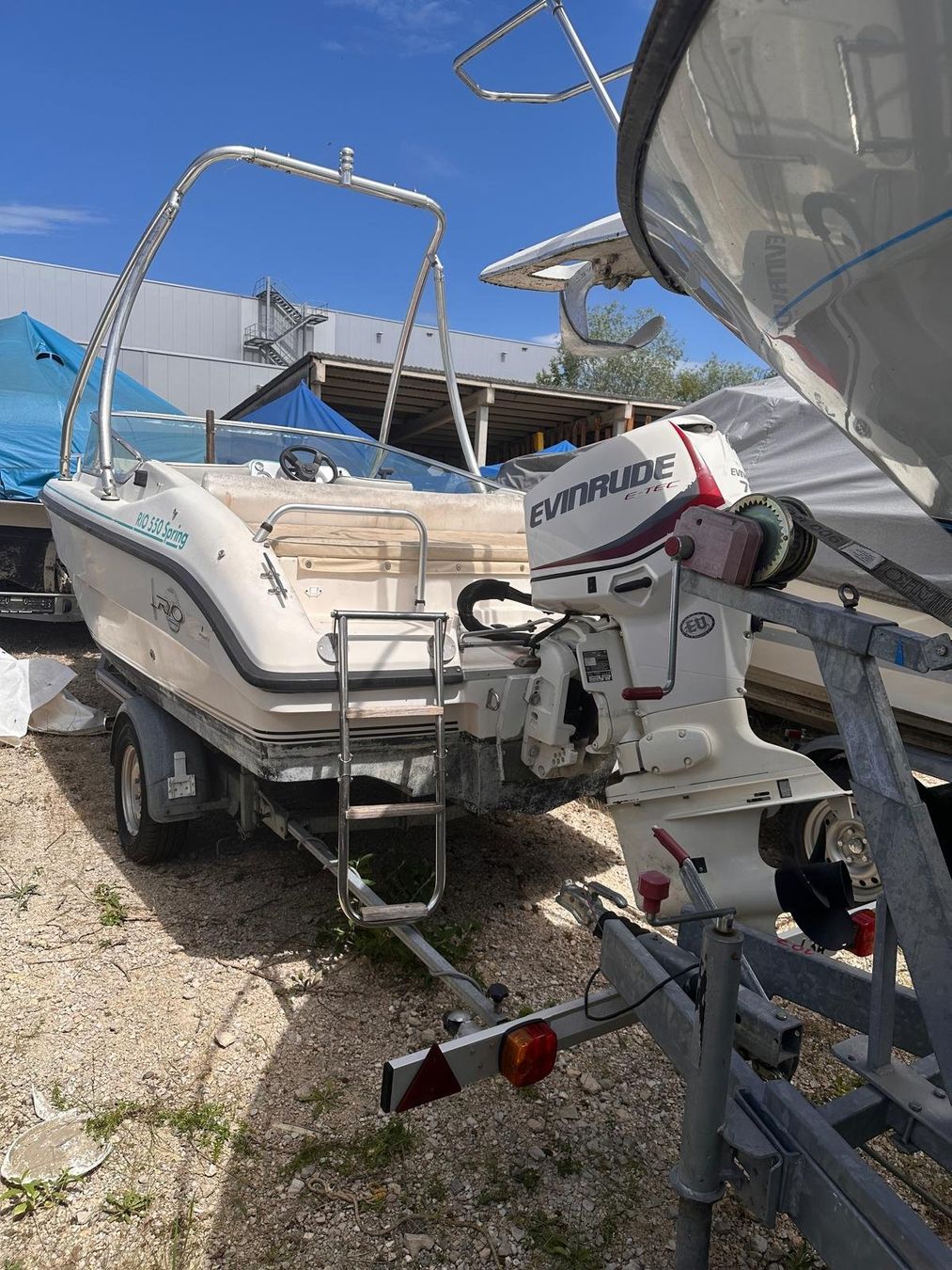 Rio Barche: RIO MOTORBOOT - 8 PS PRÜFUNGSFREI – Usato da Avenches venduto da BOOTTRANSPORTE 2