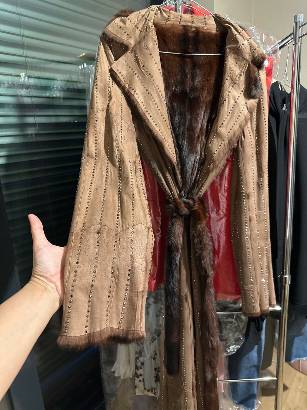 Dolce & Gabbana Mäntel: Dolce & Gabbana vintage mink double side shearling long coat – Neu (gemäss Beschreibung) aus Genève von val_rp9x 1