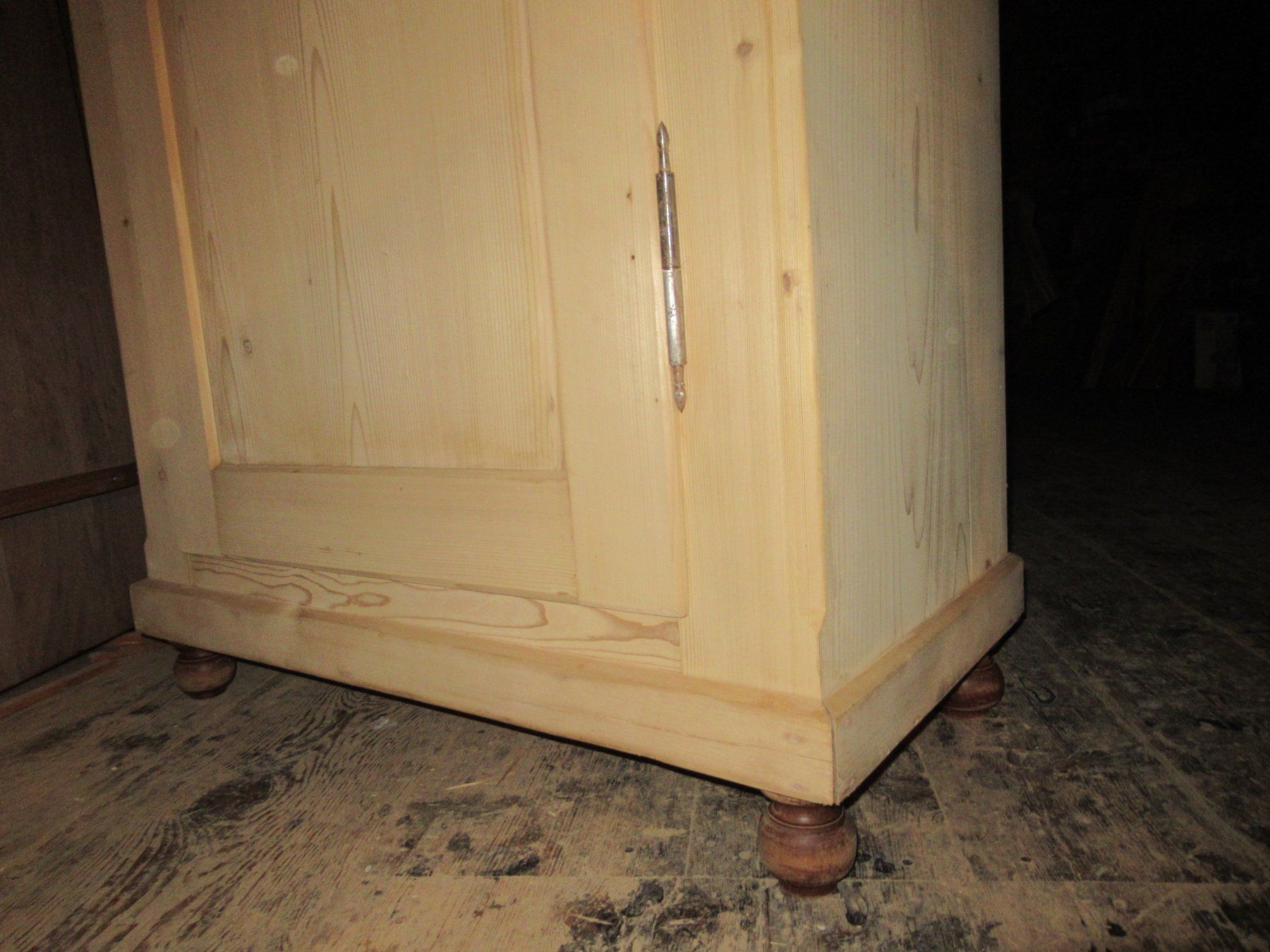 Armadi: Eintüriger Schrank (Tanne/199) – Usato da Berg SG venduto da Pizza58 6