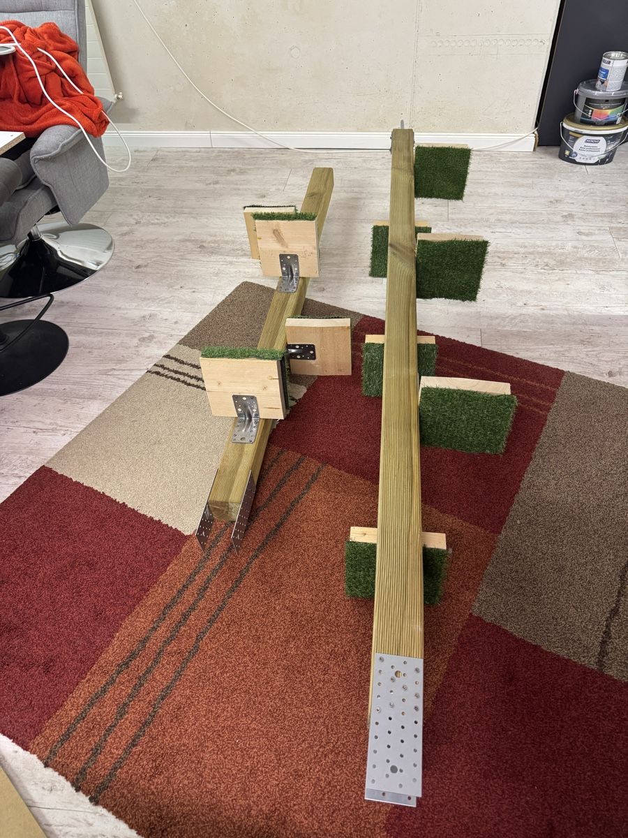 Tiragraffi: Neuwertige Katzenbaum Elemente, DIY, robust, Holz – Nuovo (secondo la descrizione) da Winterthur venduto da Rescue307