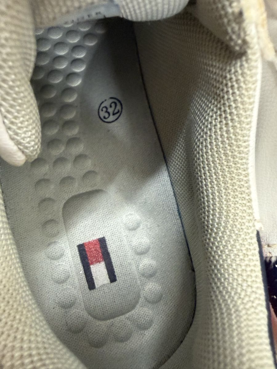 Tommy Hilfiger Scarpe per ragazzi: Tommy Hilfiger Sneaker Gr. 32 Weiss ! – Usato da Dietikon venduto da Lena_90 1