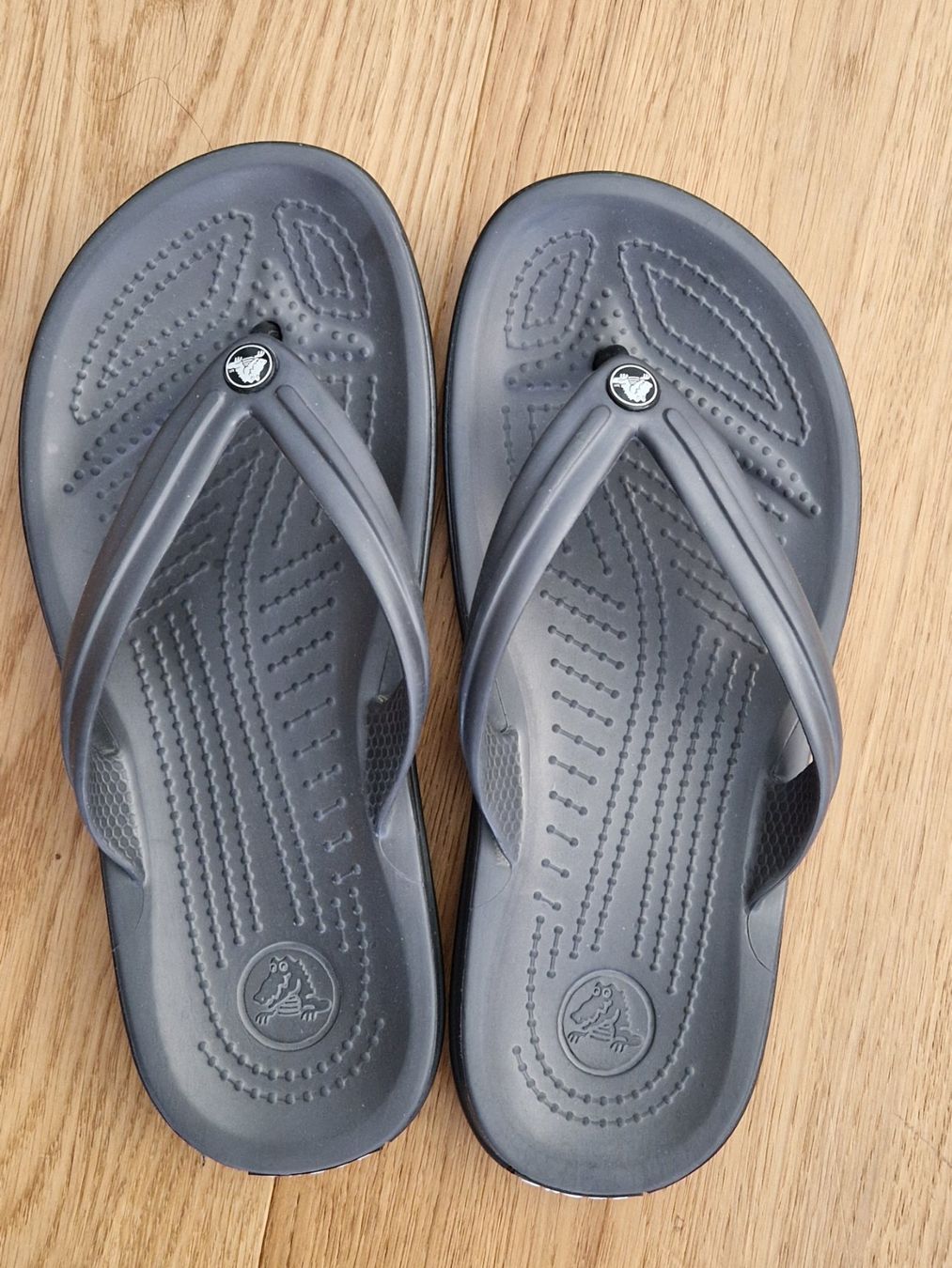 Crocs Chaussures hommes: Crocs Flip Flops Gr. 37 – Neuf (Voir description) à Davos-Dorf par Bpelikan
