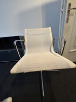 2 Vitra Stühle EA 108, Chrom/Netz weiss